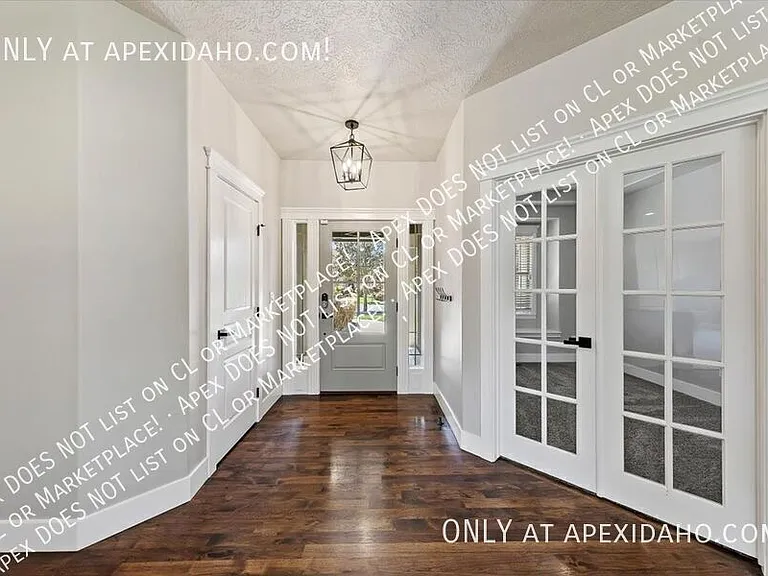 1828 W Divide Creek St — Photo 8