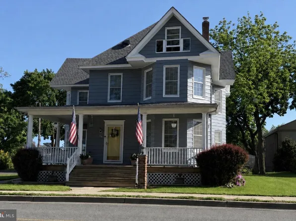 54 W Main St, Wrightstown, NJ 08562