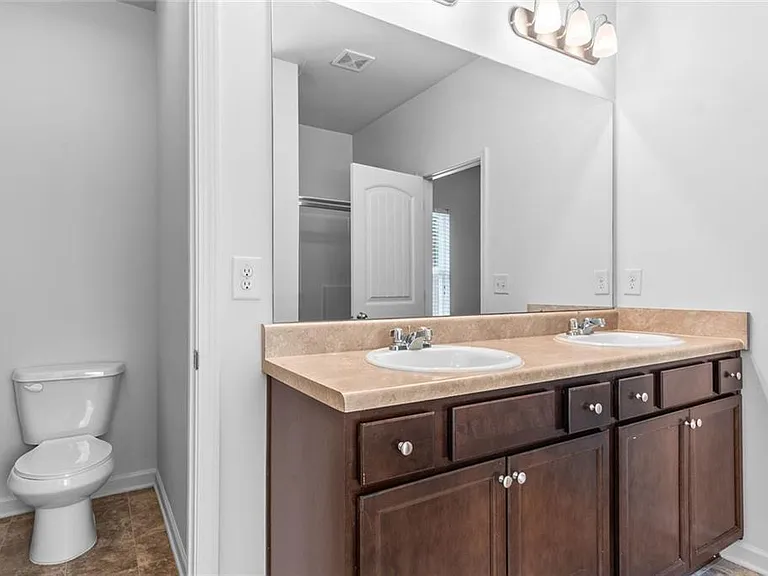 1061 Blind Brook Cir — Photo 23