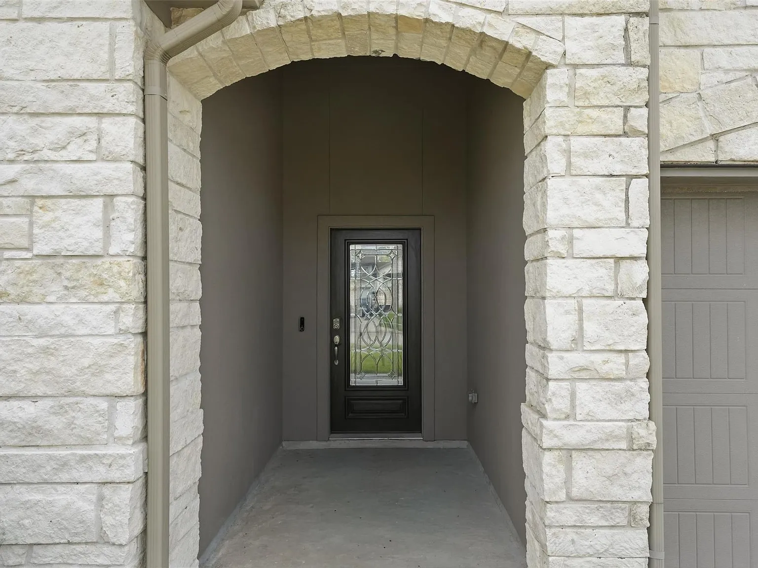 4 bed, 3.0 bath, 2683 sqft, $2,600 — Photo 3