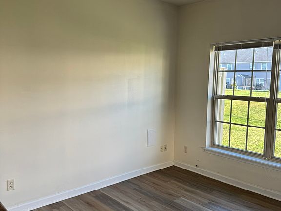 3rd image of 245 Meriweather Dr