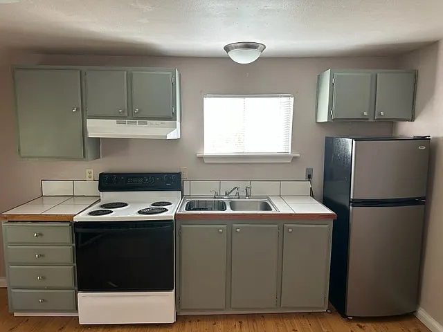 1414 SE Lambert St #6 — Photo 4