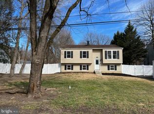 574 6th St, Pasadena, MD 21122