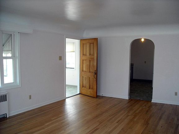 4th image of 930 N Dakota St