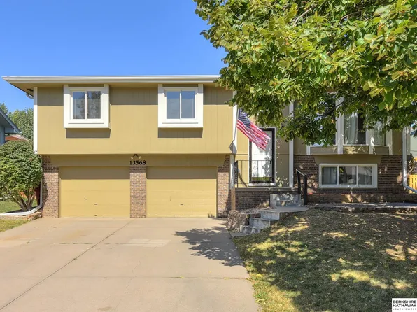 13568 Chandler St, Omaha, NE 68138