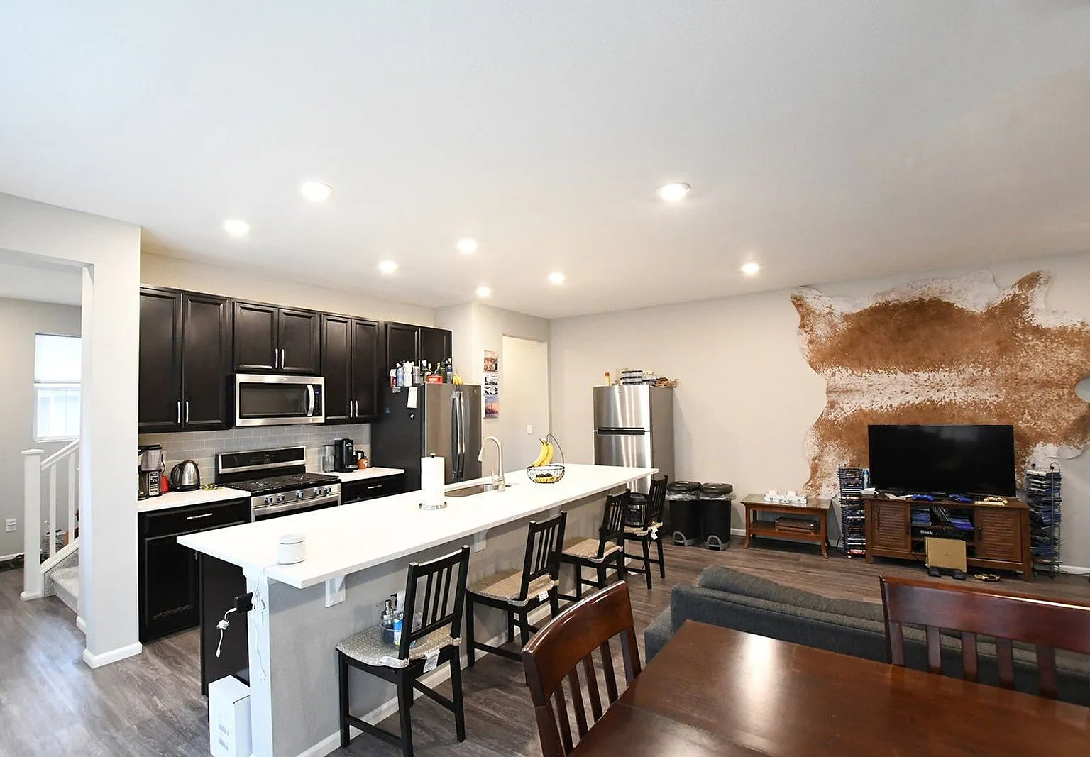 4 bed, 3.5 bath, 3120 sqft, $3,495 — Photo 4