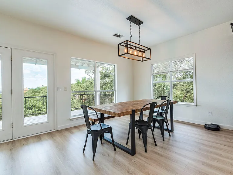 22401 Briarview Dr — Photo 14