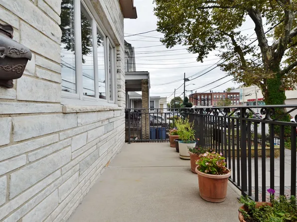 19 West 32nd Street image 3 of 26