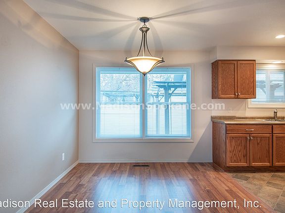 4th image of 1402 S Jefferson St #1404