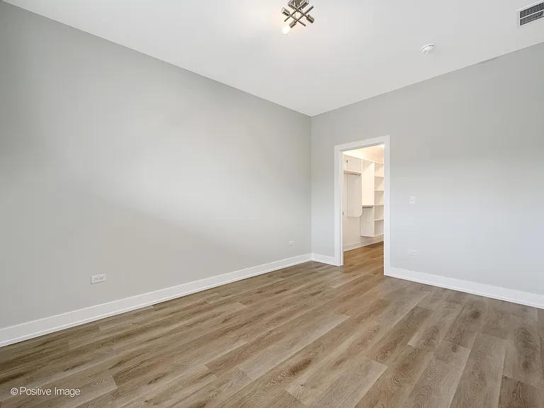 3944 S Indiana Ave #1R — Photo 9