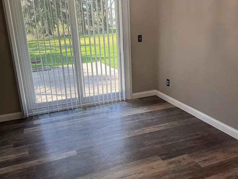 312 Downing Dr — Photo 3
