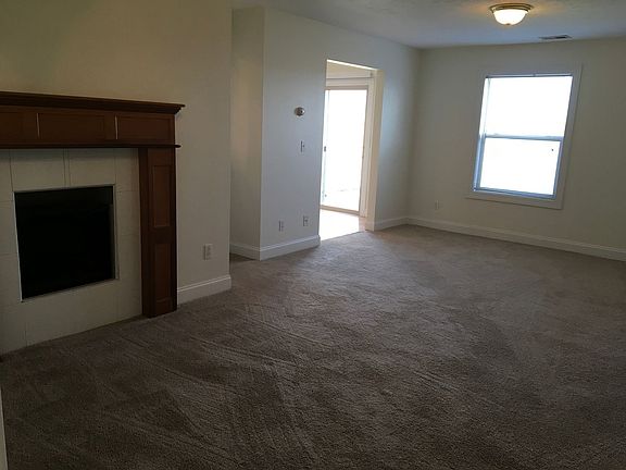 2nd image of 2291 Shamrock Ln APT A
