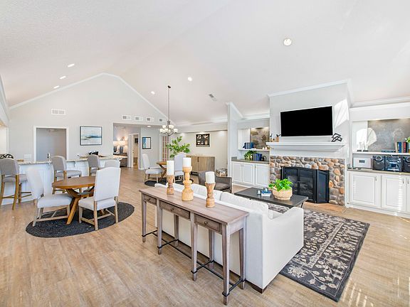 4th image of 7601 Holliswood Ct #704