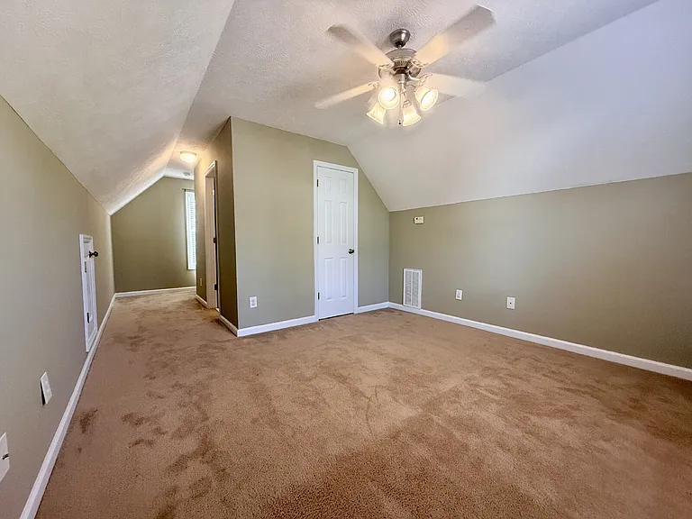 42 Mayflower Ct — Photo 22