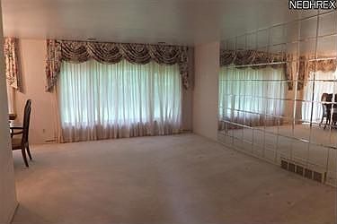 3rd image of 332 Claymore Blvd