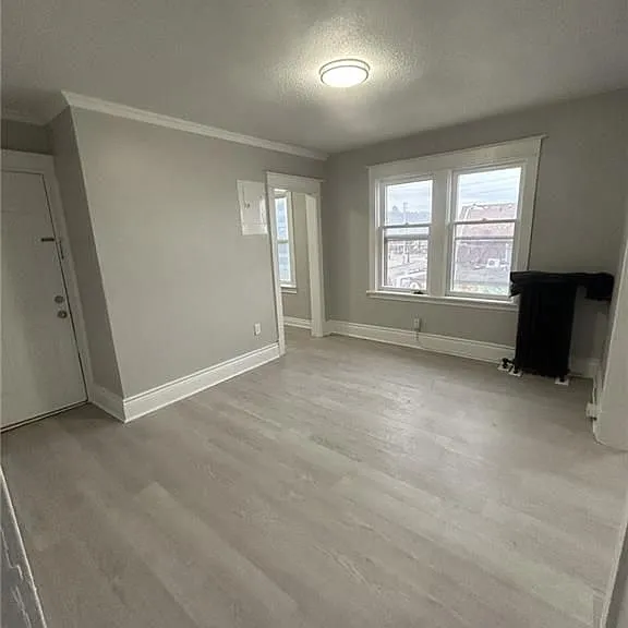 983 Main St E #6 — Photo 11