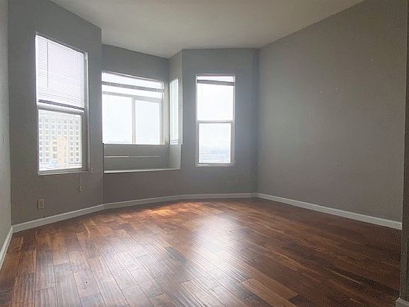 5th image of 1469 Sacramento St APT 6