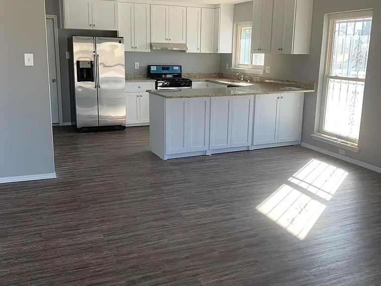 3000 Wedgewood Dr — Photo 4