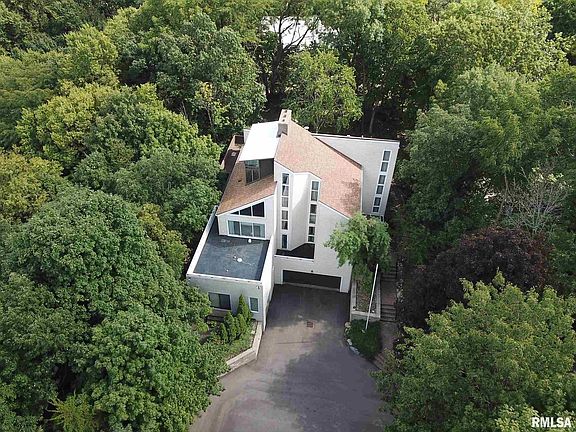 3rd image of 7020 N Skyline Dr
