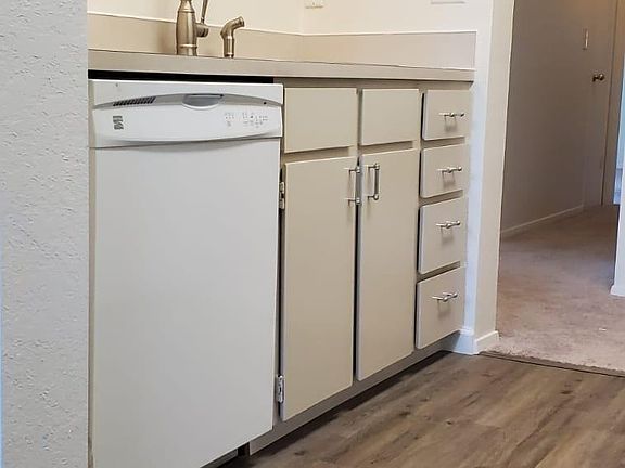5th image of 18100 15th Ave NE APT 220