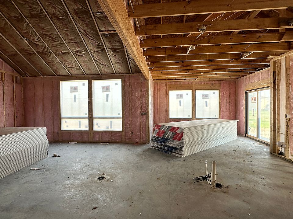 2nd image of 1468 Hager Way