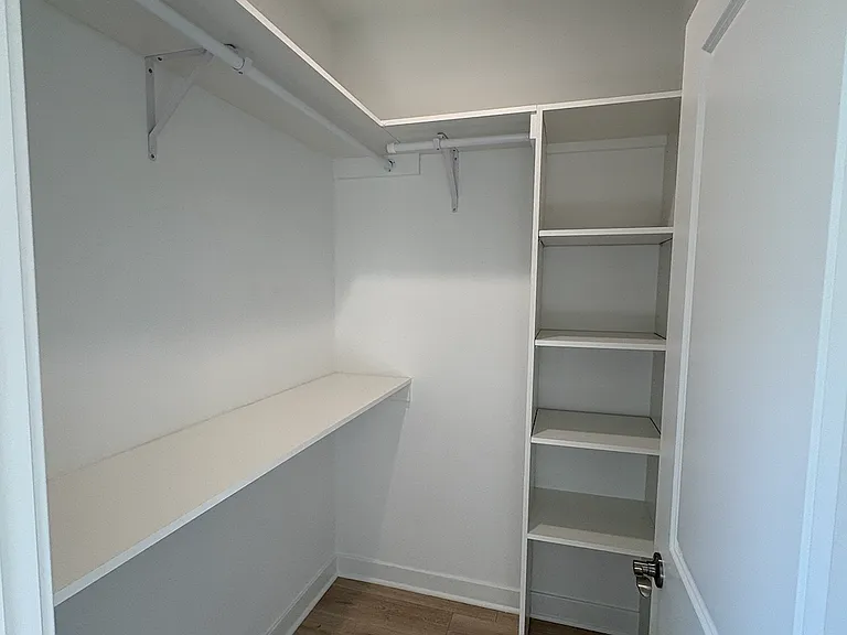 715 Braun St — Photo 15