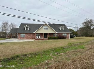 559 Anchor Lake Rd, Carriere, MS 39426