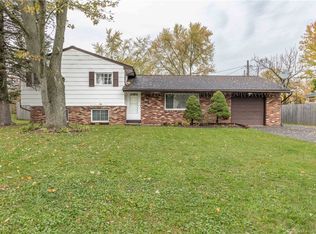 37 Golden Rod Ln, Rochester, NY 14623