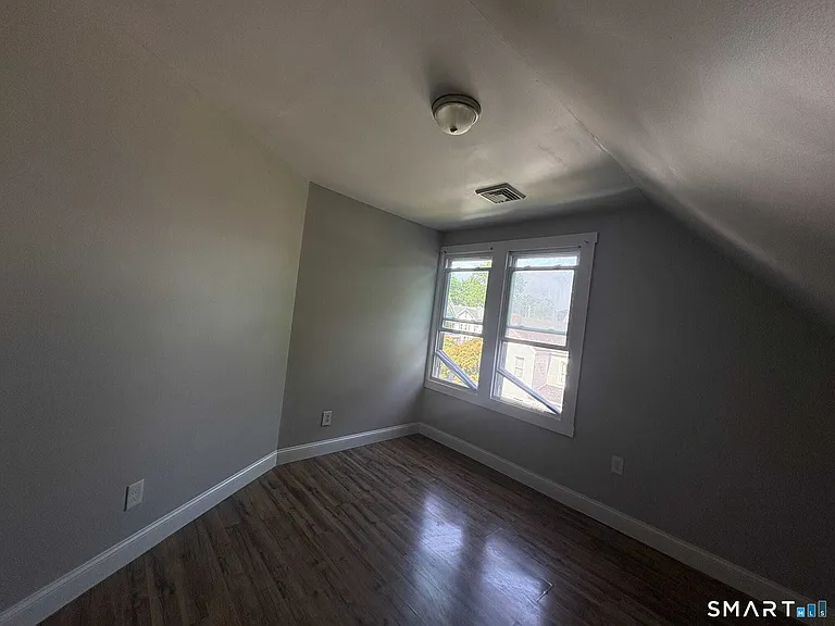 554 Central Ave #2 — Photo 4