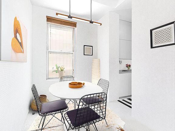 5th image of 234 W 21st St APT 2