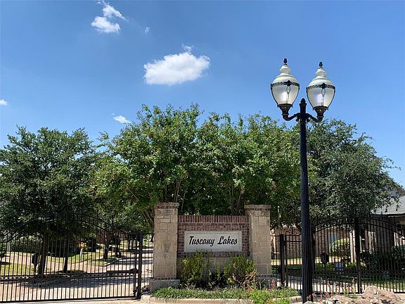 2nd image of 6401 Tuscany Park Dr