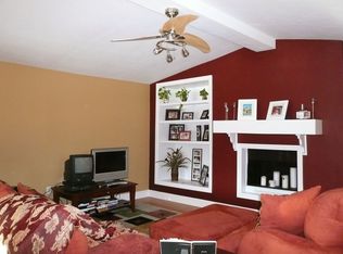 26 Laurel St, Danbury, CT 06810
