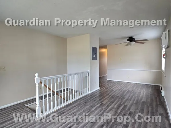 7660 Edgewood Dr, Saint Paul, MN 55112
