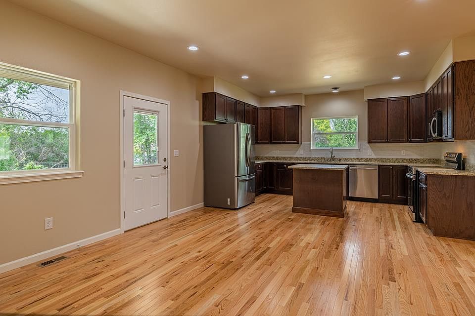 50 West 2nd St N, Cowley, WY 82420 Zillow