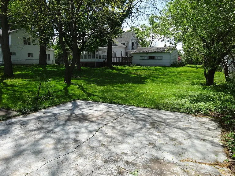 48.5 Sherman Pl — Photo 22