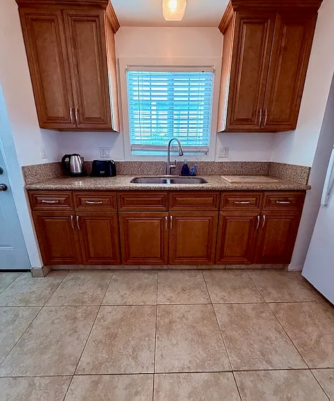 829 N Kingsley Dr — Photo 12