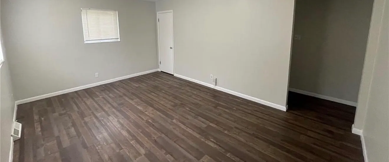 1221 Scott Avenue - 1 — Photo 2