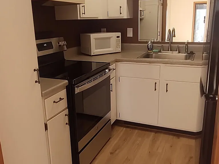 521 Courtwood Ln #8 — Photo 3