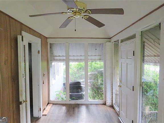 3rd image of 1744 Neely Ave