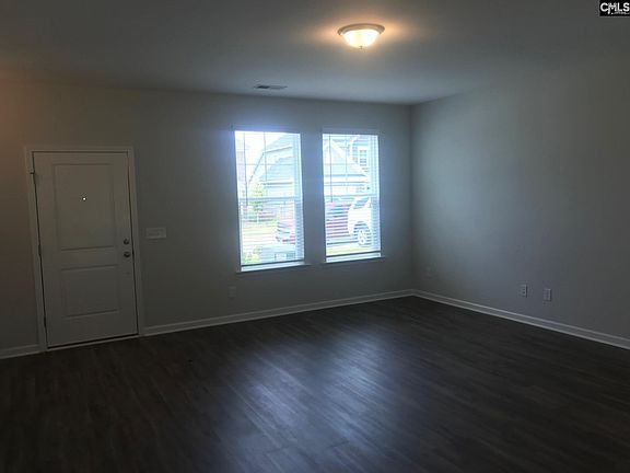 2nd image of 1355 Tamarind Ln