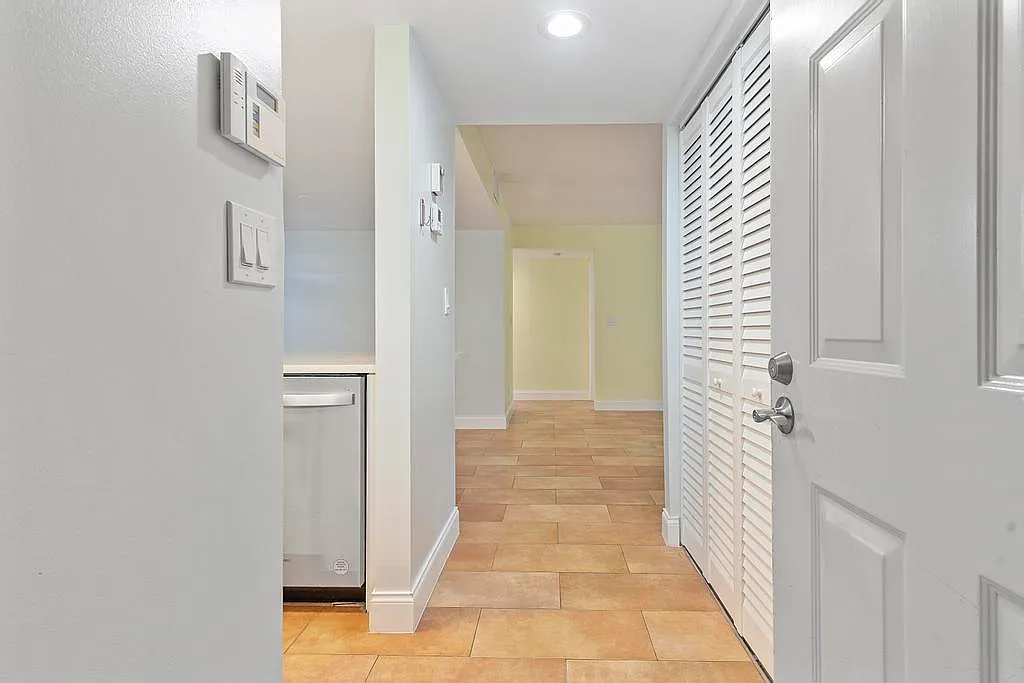 2 bed, 2.0 bath, 1137 sqft, $2,200 — Photo 4