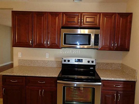 3rd image of 6240 Fairwood Ave