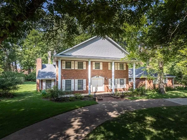 3019 Court St, Bartlett, TN 38134