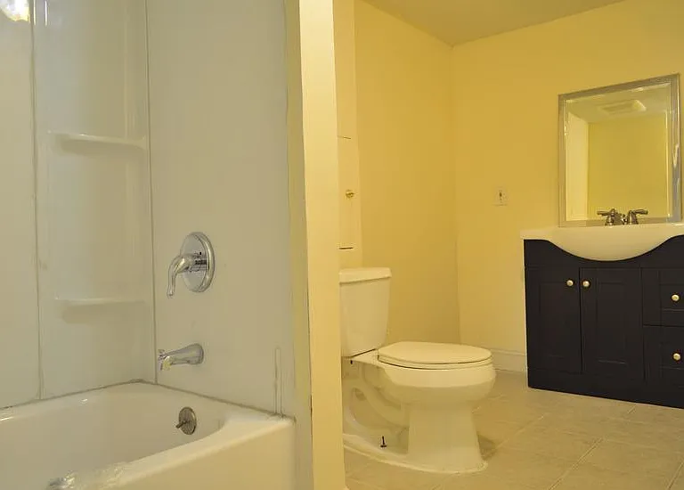 1022 E Colvin St — Photo 7