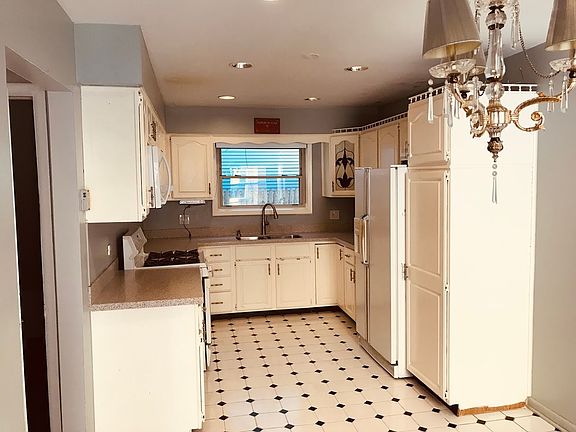 3rd image of 2125 N Humboldt Blvd #2125B