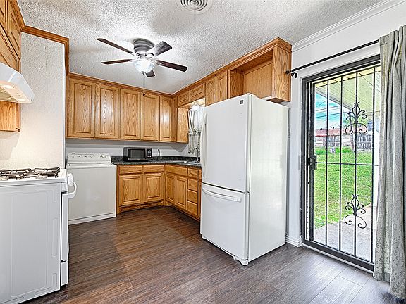 5th image of 7847 Racine Dr