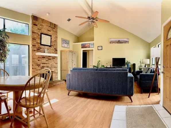 2414 Libra Dr, Garland, TX 75044