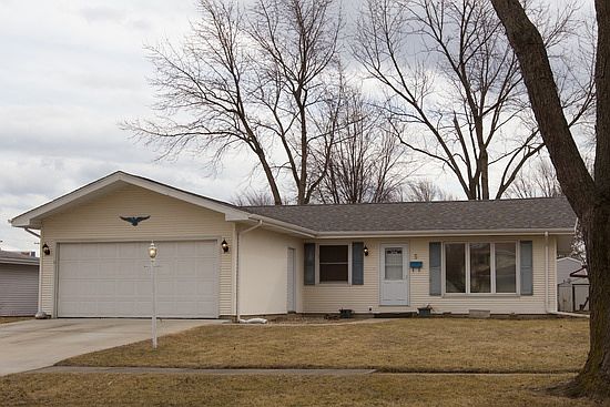 1st image of 5 Emery Dr