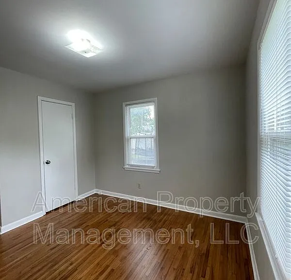523 E Duncan St — Photo 23