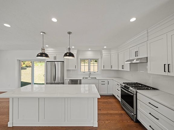 2nd image of 301 Maple Ave